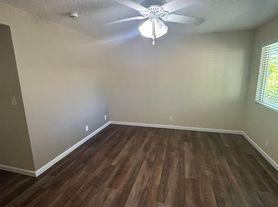 Apartments for Rent in Chico CA | Swimming Pool, Clubhouse & Covered Parking
