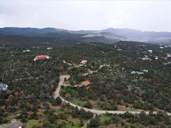 11 Calle Conejo Rd, Tijeras, NM 87059