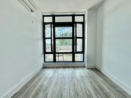 Bedroom, photo 1
