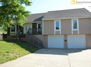 708 NE Mulberry St, Lees Summit, MO 64086