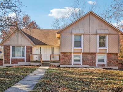701 NW Delwood Dr, Blue Springs, MO, 64015