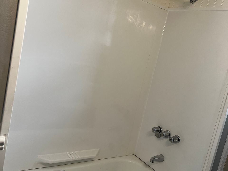 2nd image of 717 Oakland Beach Ave Floor 1