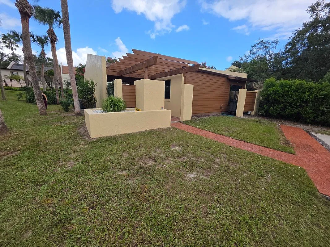 3 bed, 2.0 bath, 1502 sqft, $2,300 — Photo 1