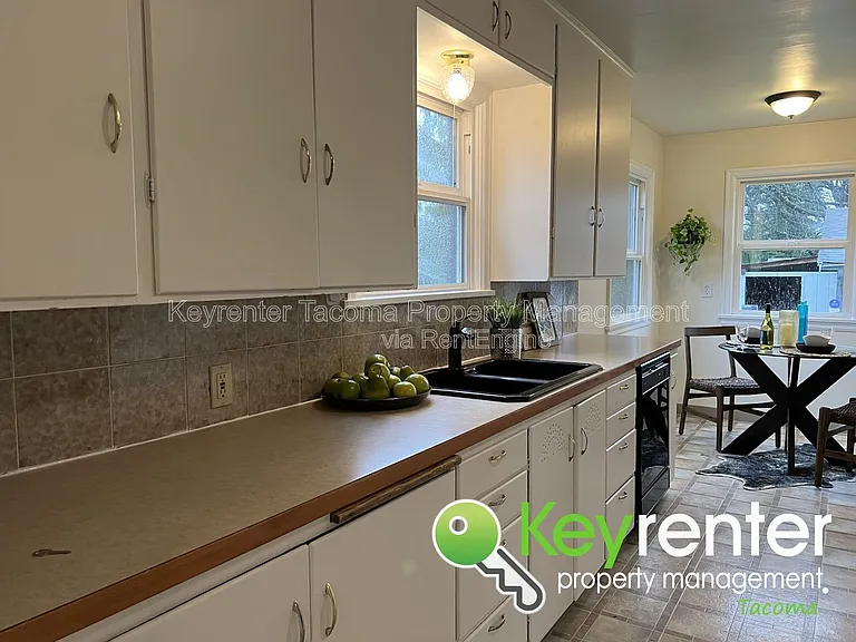 4816 E G St — Photo 8