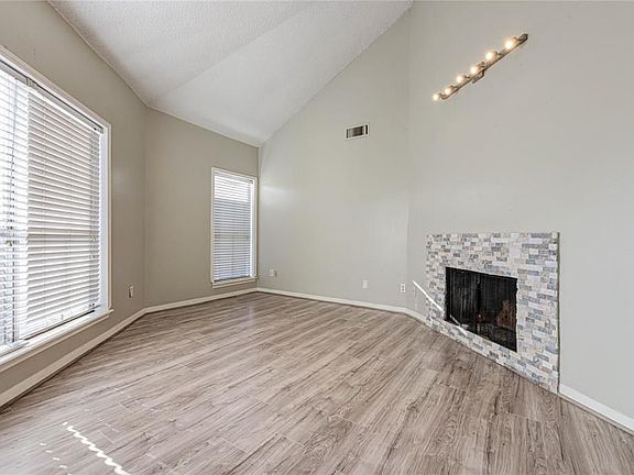 5th image of 3744 Thistlemont Dr