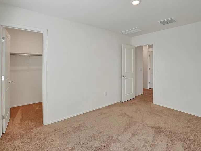 4051 E Braddock Dr — Photo 20