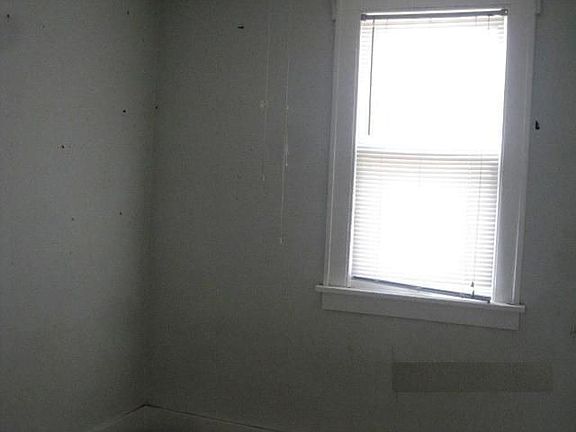 5th image of 131 N Orchard Ave