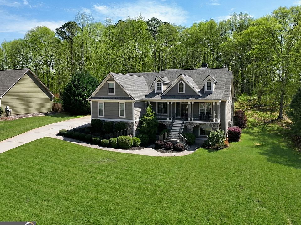 1st image of 92 Fischer Trce