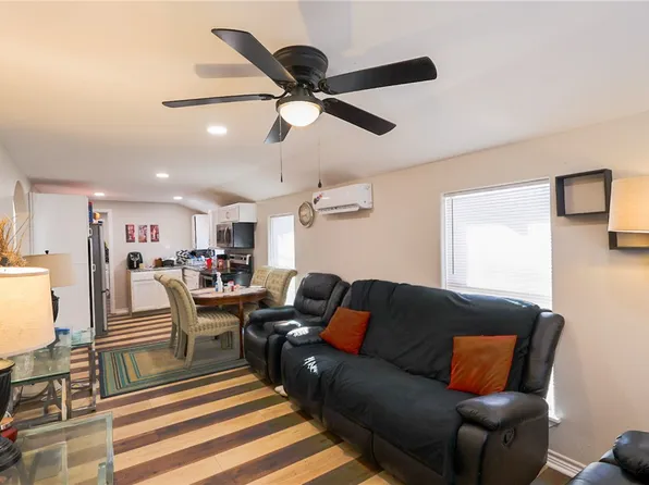 1211 W 18th St, Bryan, TX 77803