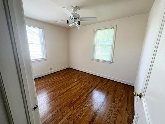 4th image of 20605 Cornelius St