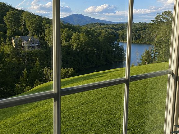 3rd image of 113 Lakeside Dr