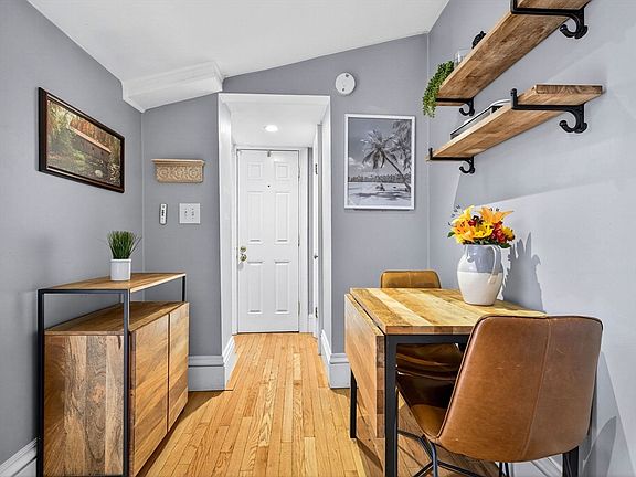 5th image of 116 Mount Vernon St #1