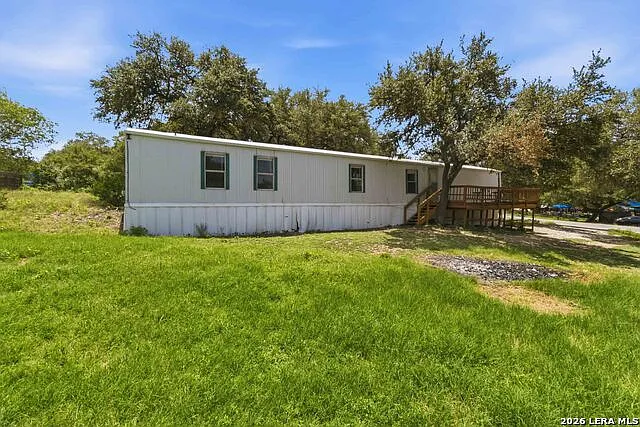 3 bed, 2.0 bath, 1152 sqft, $1,196 — Photo 3