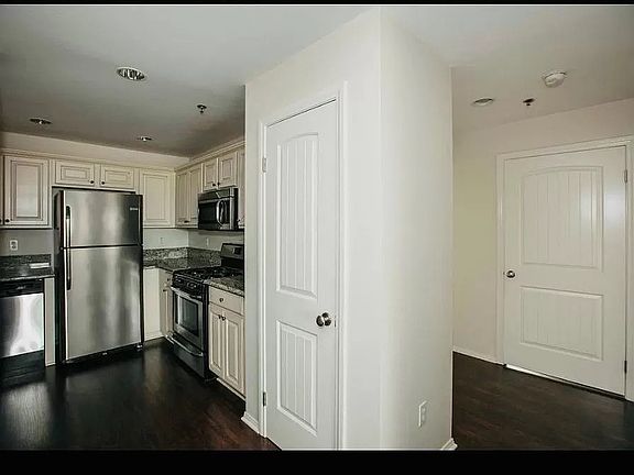 3rd image of 8732 Reading Ave APT J