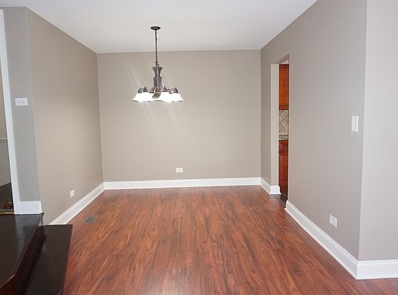 5th image of 430 Sandpiper Ct APT B