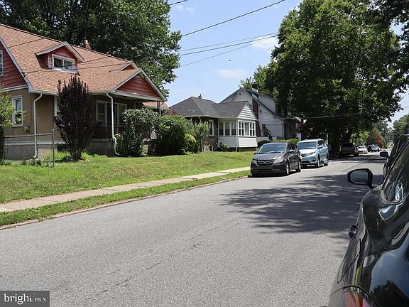5th image of 743 Sharon Ave