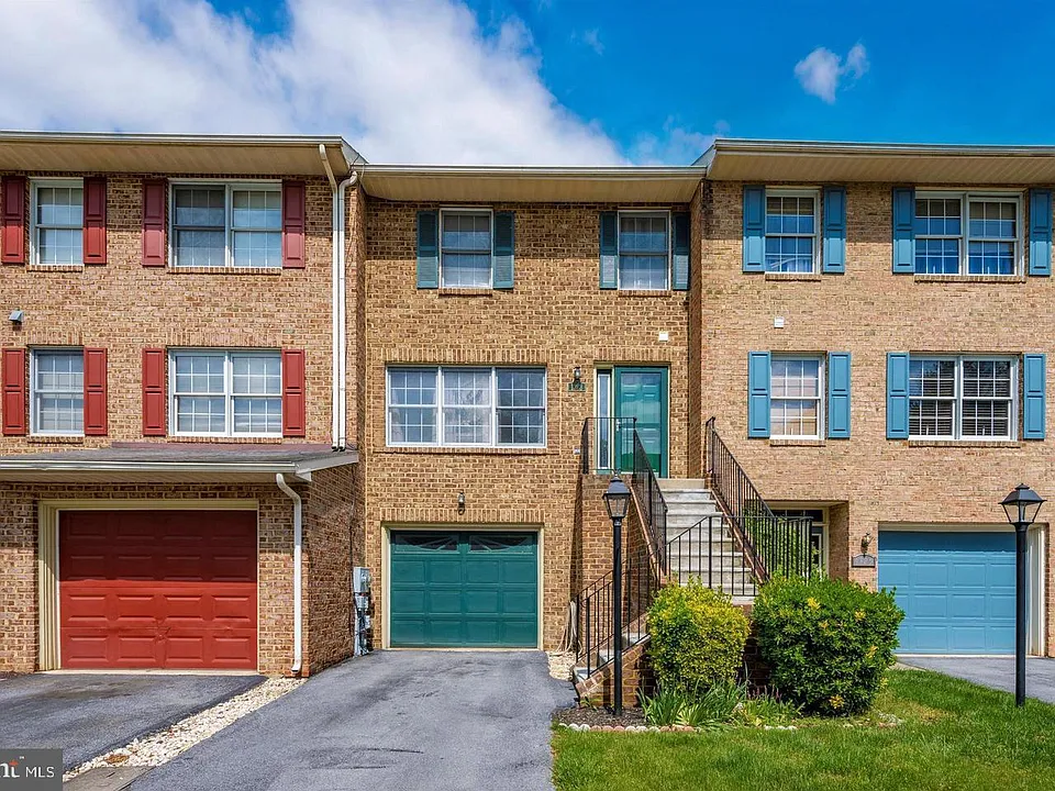 1323 Lindsay Ln