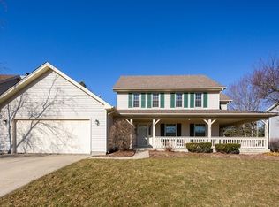209 Loch Glen Ln, McHenry, IL 60050