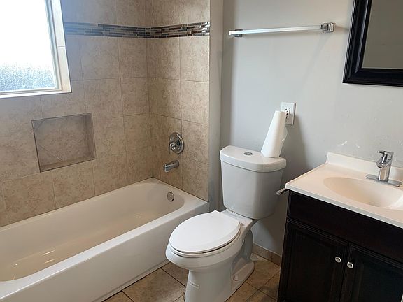 4th image of 1631 Richmond Ave #5