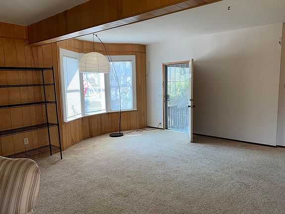 5th image of 285 E Railroad Ave #1