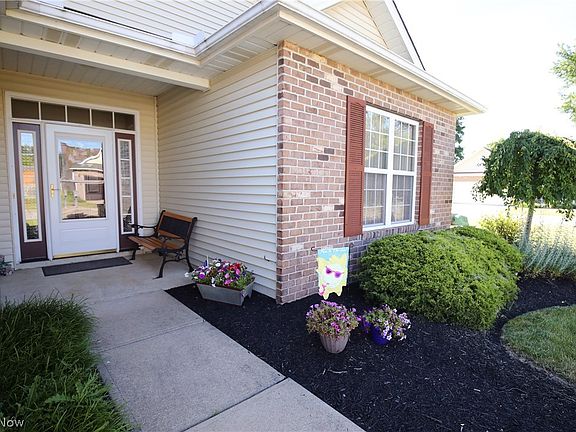 3rd image of 136 Saint Charles Pl