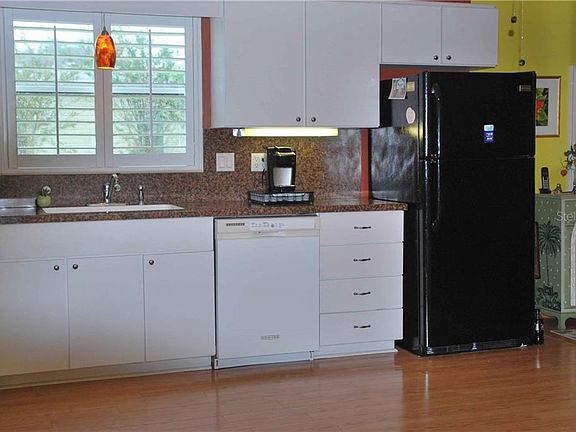 5th image of 16655 SE 95th Ct