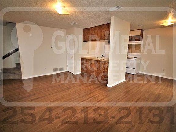 4th image of 3709 Hereford Ln