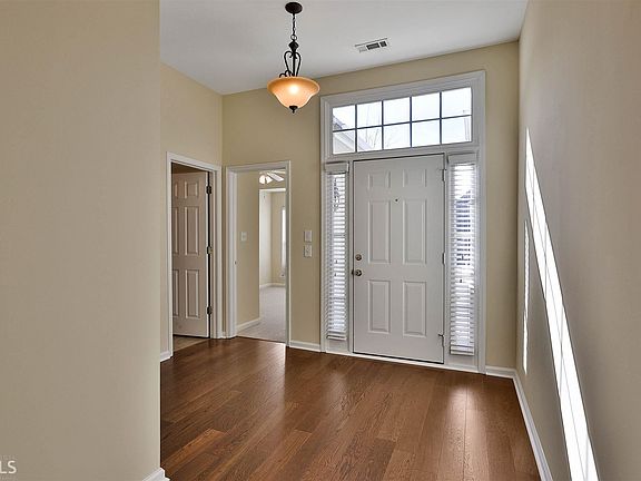3rd image of 262 Turnbridge Cir