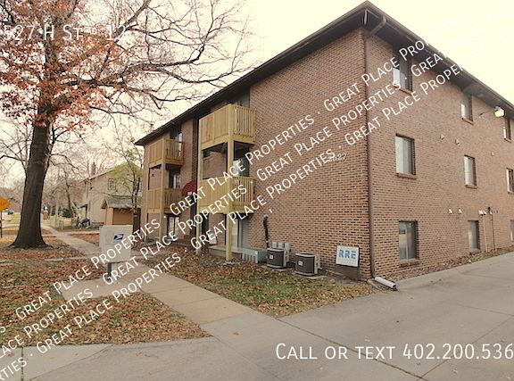 3rd image of 2527 H St APT 12