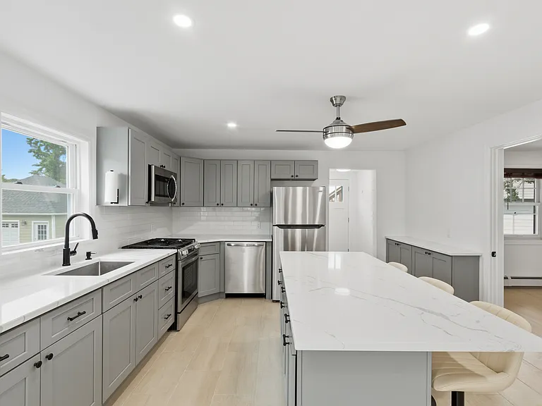 38 Smith St #1 — Photo 6
