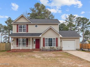 205 Reef Ln, Richlands, NC 28574