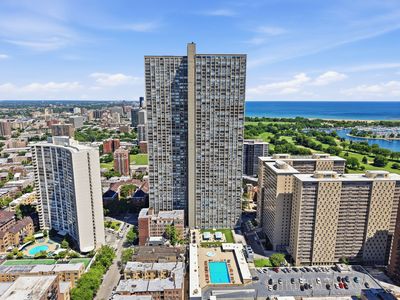 655 W Irving Park Rd APT 2704, Chicago, IL, 60613