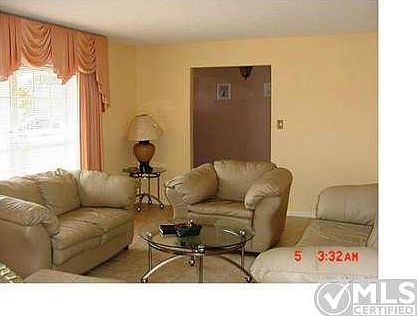 4th image of 737 Altura St