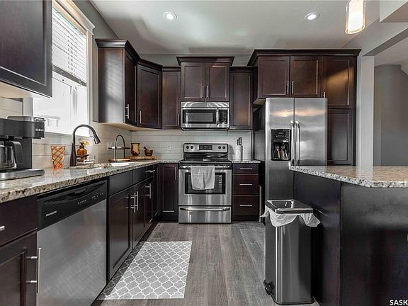 2nd image of UNIT 26-425 Langer PLACE
