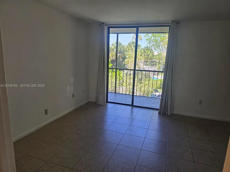 8045 SW 107th Ave #323 — Photo 6