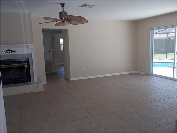 4th image of 724 Oakwood Dr