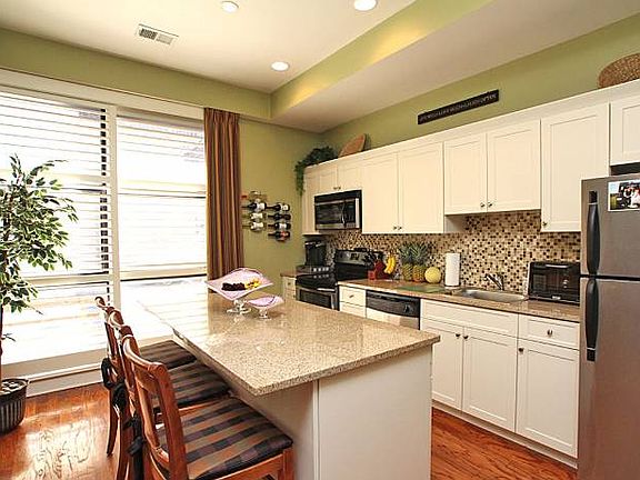 4th image of 125-27 N 4th St #107