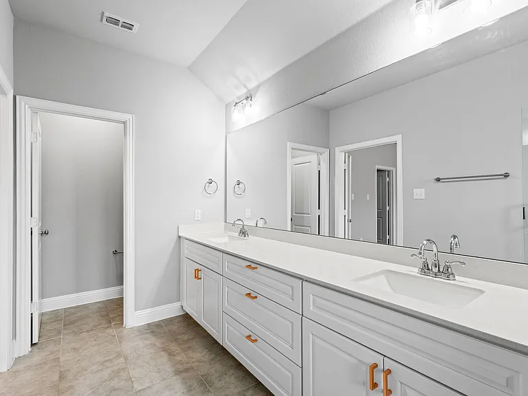 3012 Galveston St — Photo 10