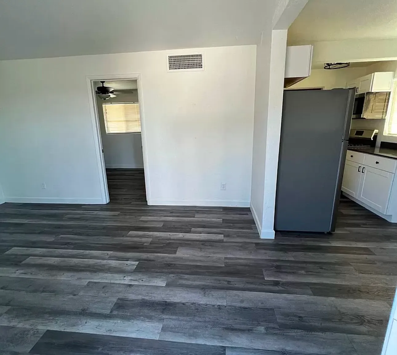 1 bed, 550 sqft, $1,200 — Photo 3
