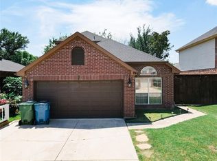 946 Azalia Dr, Lewisville, TX 75067