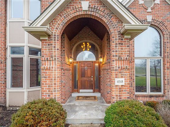 2nd image of 1018 Old Orchard Dr
