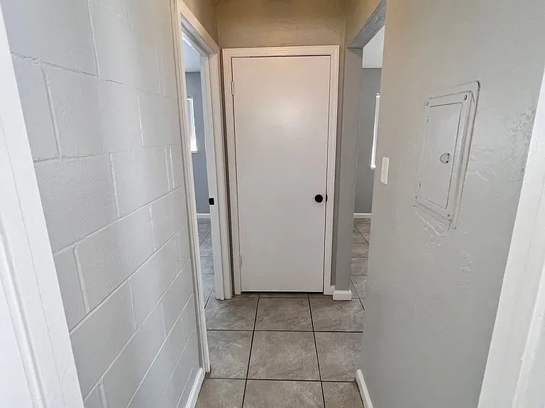 Parkside Apartments — Photo 11
