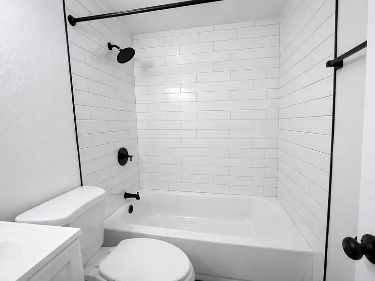 3523 S Cherokee St — Photo 27