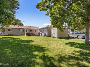 203 E Valley Dr, Gillette, WY 82716