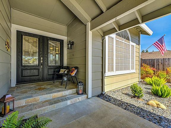 5th image of 132 Rhoades Way