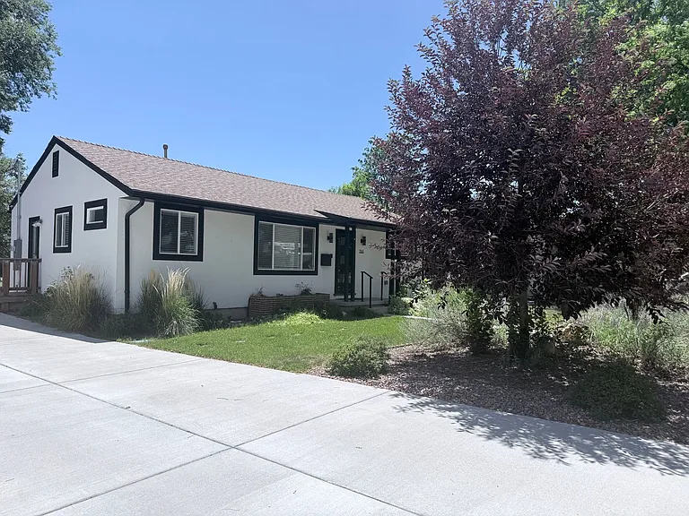 1141 E Madison St — Photo 20