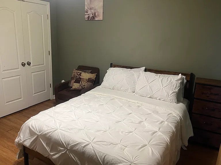 180 Pebble Brooke Ct #B — Photo 2