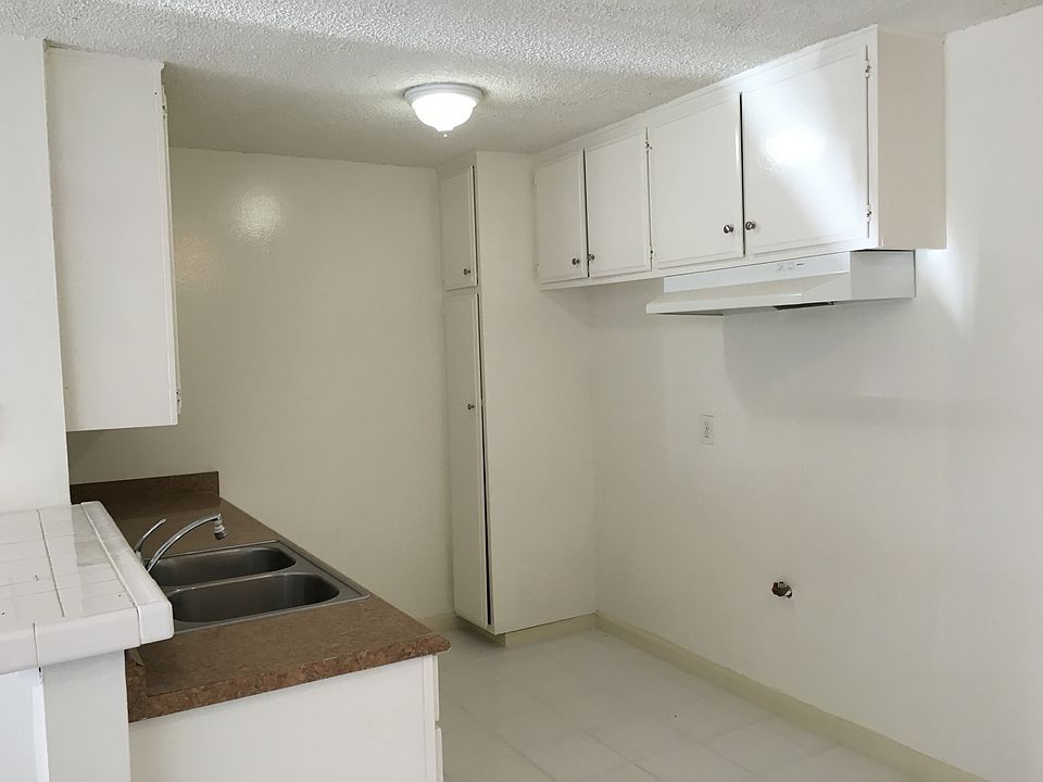 1st image of 501 N Alexandria Ave