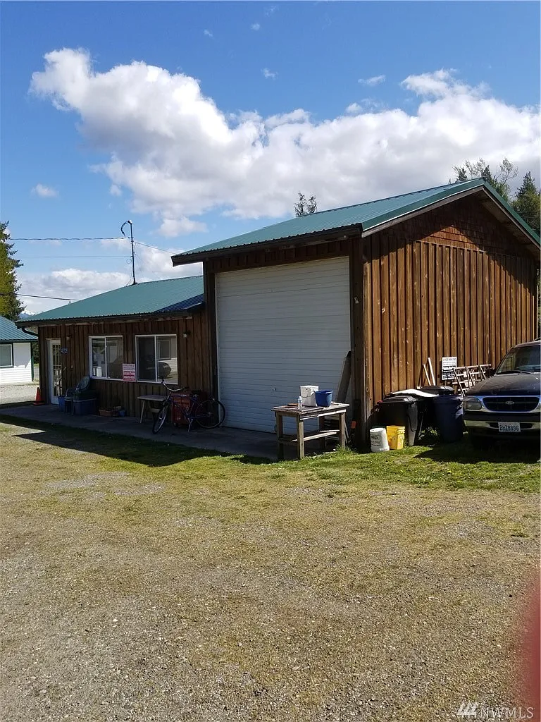45726 Main St photo 1