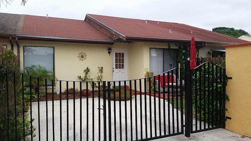 2nd image of 5643 Biscayne Dr